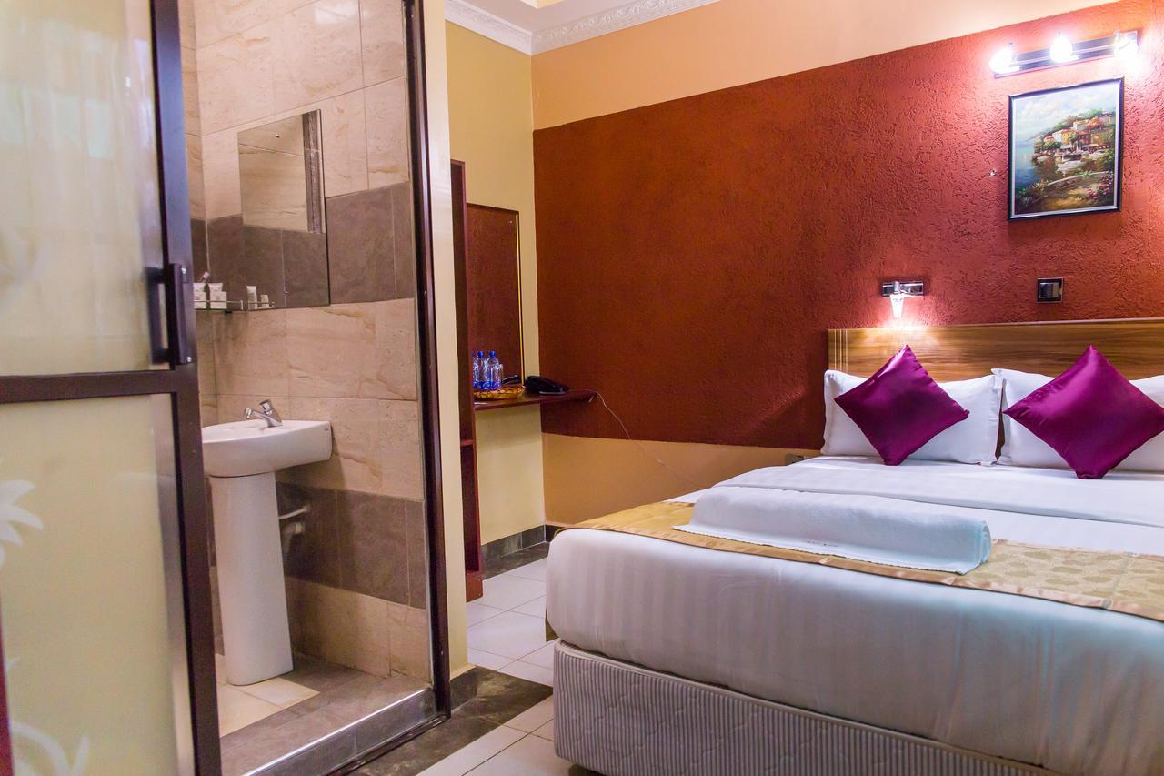 Enkare Hotel Nairobi Extérieur photo